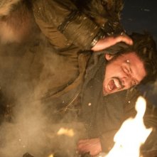 The Grey: Frank Grillo durante un'esplosione in una scena del film