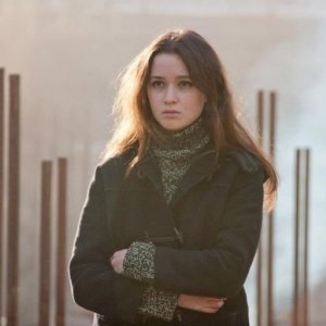 Alice Englart, co-protagonista di Ginger & Rosa, in una scena