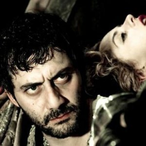 Amleto²: Filippo Timi in una scena del film in 3D sullo spettacolo da lui scritto e diretto