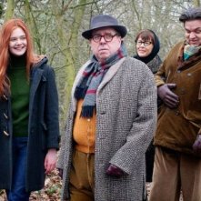 Annette Bening con Elle Fanning in un'immagine di Ginger & Rosa insieme a Timothy Spall e Olver Platt