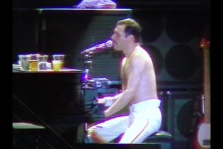 Clip Esclusiva - Hungarian Rhapsody: Queen Live In Budapest