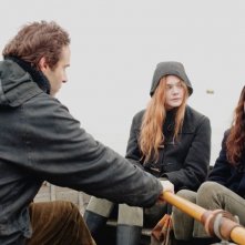 Elle Fanning e Alice Englart in un'immagine di Ginger & Rosa insieme ad Alessandro Nivola