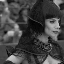 Maribel Verdù in Blancanieves nei panni della matrigna