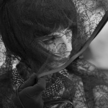 Maribel Verdù in una scena di Blancanieves nei panni della matrigna di Carmen