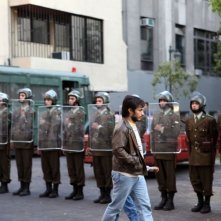 No: Gael García Bernal in una suggestiva scena del film