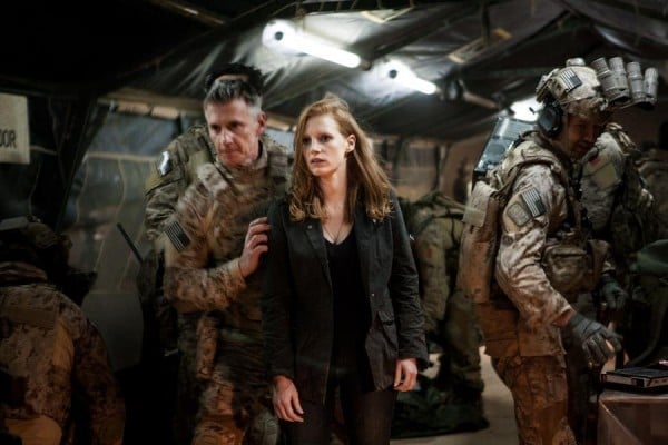 Operazione Zero Dark Thirty: Jessica Chastain circondata dai marines