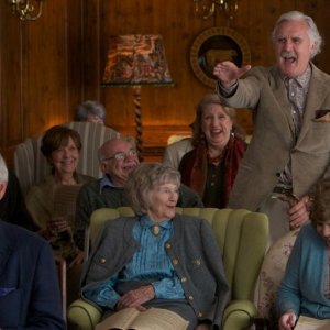 Quartet: Billy Connolly, Pauline Collins e Tom Courtenay in una scena del film