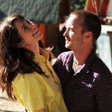 Smashed: una bella immagine di Mary Elizabeth Winstead e Aaron Paul tratta dal film