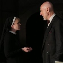 American Horror Story Lily Rabe E James Cromwell In The Origins Of Monstrosity Episodio Della Second 258494