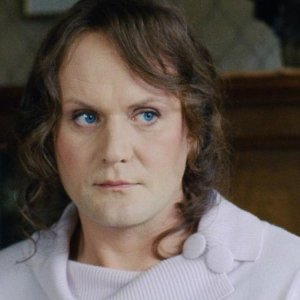 Devid Striesow è il transessuale Sophia nel dramedy Transpapa