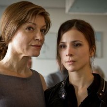 Breaking Horizon: Marion Mitterhammer e Aylin Tezel in una scena del film