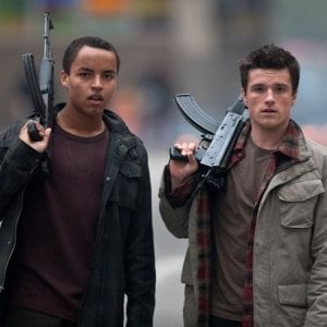 Josh Hutcherson con Connor Cruise in Red Dawn