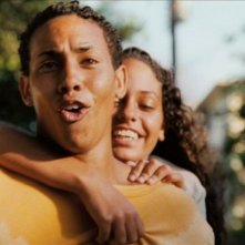 Una noche: i protagonisti del film Dariel Arrechaga e Anailìn de la Rùa de la Torre in una scena