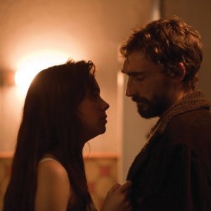 Shell: Chloe Pirrie in una scena del film insieme a Joseph Mawle