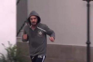 Spot 15' - Si può fare l'amore vestiti?