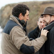 Invasor: Antonio De La Torre (al centro) con il regista Daniel Calparsoro e Karra Elejalde