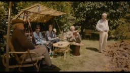 Video-recensione E se vivessimo tutti insieme?