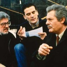 Ettore Scola sul set di Che ora è con Mastroianni e Troisi