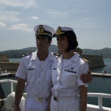 L'isola: Blanca Romero e Simone Montedoro in una scena della fiction Rai