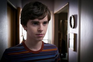 Bates Motel: Freddie Highmore in una scena del pilot della serie A&E
