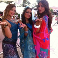 Alessandra Cavallo sul set del film Operazione Vacanze con Valentina Riccio e Guendalina Tavassi .