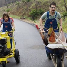 Prince Avalanche: un'immagine di Paul Rudd ed Emile Hirsch al lavoro
