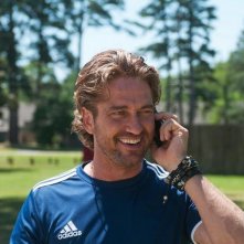 Quello che so sull'amore: Gerard Butler al telefono in una scena