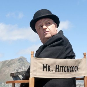 The Girl: Toby Jones nei panni di Alfred Hitchcock