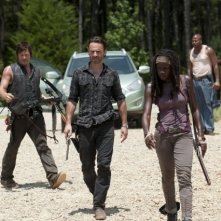 The Walking Dead Andrew Lincoln Norman Reedus E Danai Gurira In Una Scena Dell Episodio Infiltrati 259907