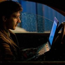 La regola del silenzio: Shia LaBeouf con il suo inseparabile computer in una scena del film