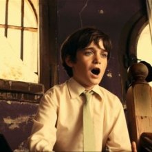 Le avventure di Fiocco di Neve: Leo con Paula e il procione rosso in una scena