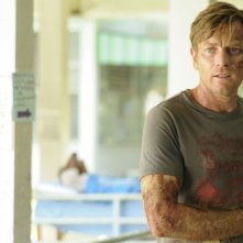 Ewan McGregor distrutto dopo lo tsunami in una scena di The Impossible