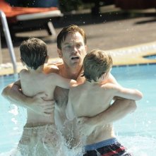 Ewan McGregor mette in salvo i suoi bambini dallo tsunami in una scena di The Impossible