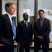 Flight: Denzel Washington con Don Cheadle e Bruce Greenwood in una scena