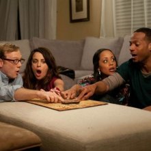 Ghost Movie: Marlon Wayans, Essence Atkins, Nick Swardson e Alanna Ubach durante una seduta spiritica