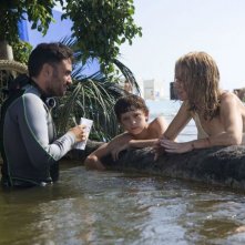 Naomi Watts e Tom Holland sul set di The Impossible insieme al regista Juan Antonio Bayona