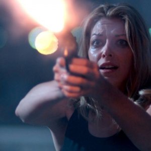 The Ghostmaker: Liz Fenning si difende in una scena del film