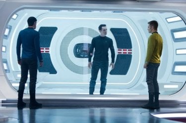 Benedict Cumberbatch, Chris Pine e Zachary Quinto nella prima immagine ufficiale di Star Trek Into Darkness