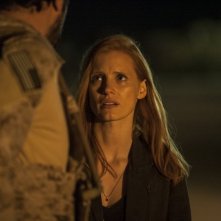 Operazione Zero Dark Thirty: lo sguardo smarrito di Jessica Chastain in una scena del film