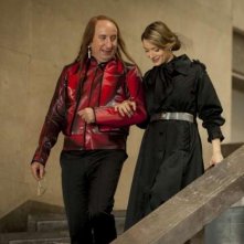 Tutto tutto niente niente: Antonio Albanese e Maria Rosaria Russo in una scena