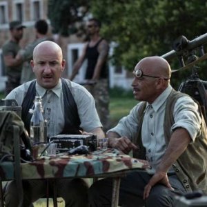 Tutto tutto niente niente: Antonio Albanese e Noki Novara in una scena del film