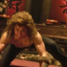 L'uomo con i pugni di ferro: Cung Le in una scena del film