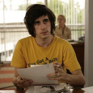 Qualcosa nell'aria: Clément Métayer in una scena del film