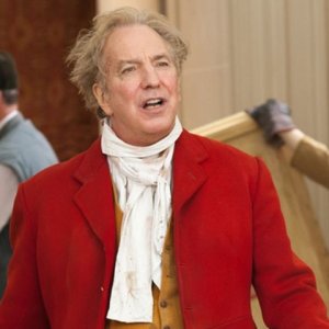 Alan Rickman in una scena della commedia Gambit