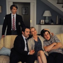 Emmanuelle Seigner con Bastien Ughetto, Denis Ménochet e Ernst Umhauer in una scena di Dans la Maison