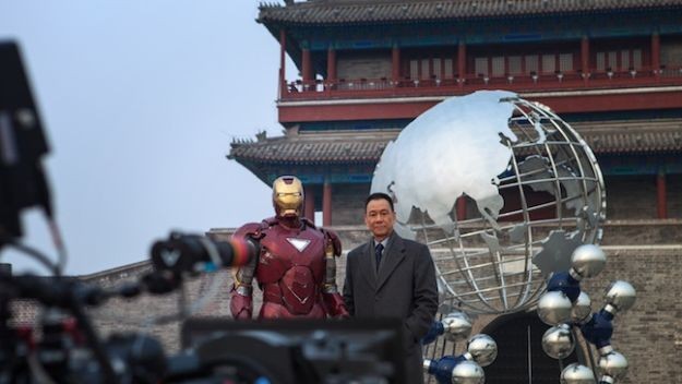 Iron Man 3 Wang Xuequi E Robert Downey Jr In Una Scena Del Film 261205