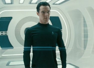 Un primo piano di Benedict Cumberbatch in Star Trek Into Darkness