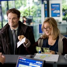 Barbra Streisand con Seth Rogen in una scena di The Guilt Trip