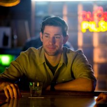 Promised Land: John Krasinski in una scena