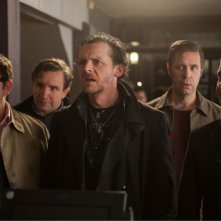 The World's End: Simon Pegg, Nick Frost, Martin Freeman, Paddy Considine e Eddie Marsan in una scena del film